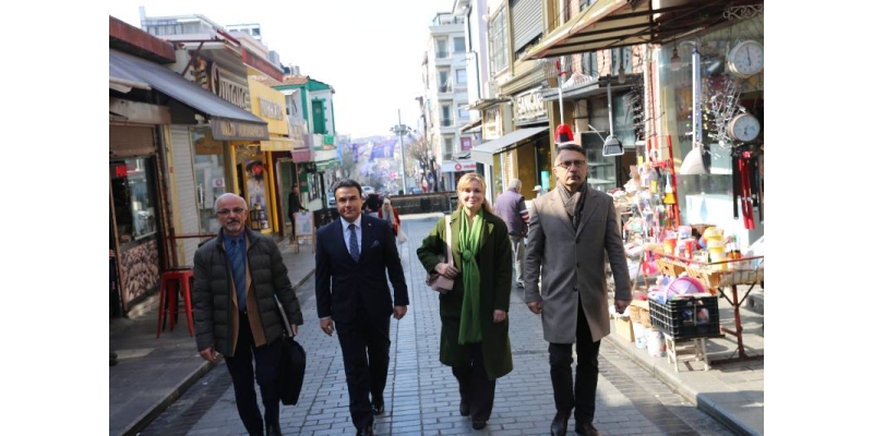 İKO Yönetimi, Fatih'te Suriyeli kuyumcuları denetledi