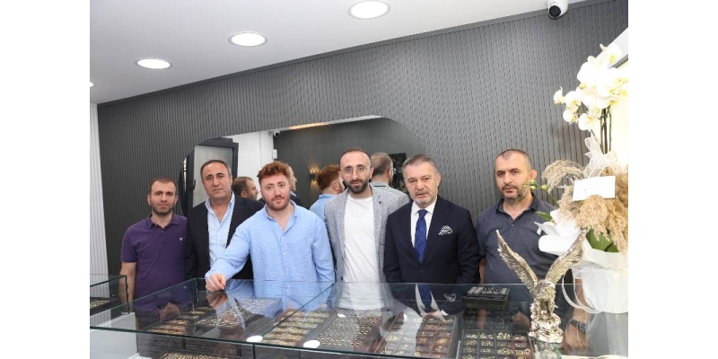 İKO Başkanı Atayık, Tunas Gold mağaza açılışına katıldı