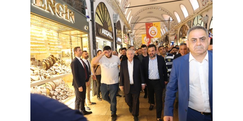 FB Başkan Adayı Aziz Yıldırım, Kapalı Çarşı’yı ziyaret etti