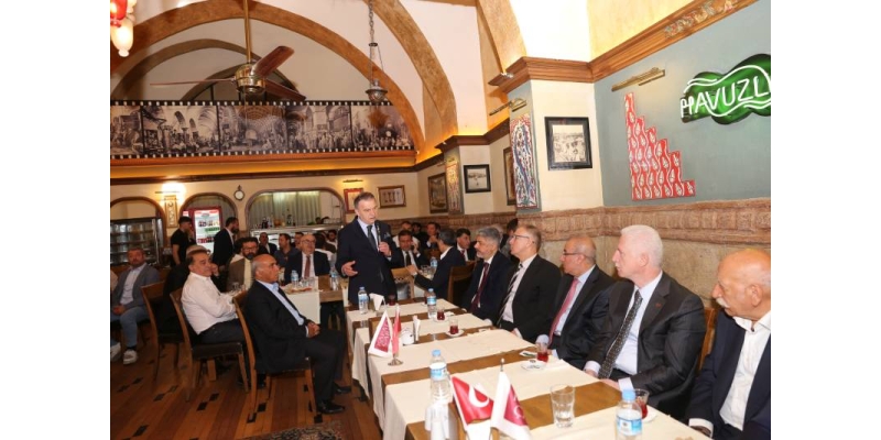 İstanbul Valisi Davut Gül, Kapalıçarşı esnafıyla buluştu